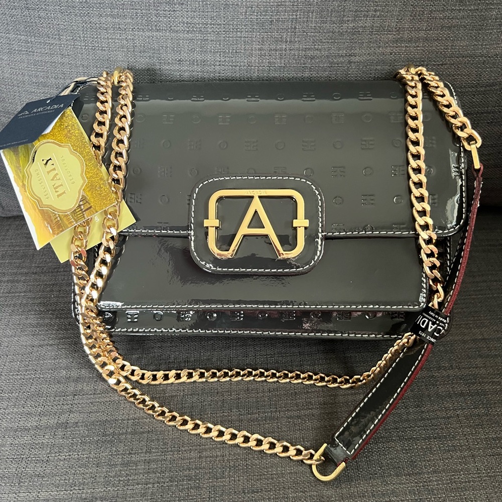 NWT ARCADIA PATENT LEATHER CROSSBODY SHOULDER BAG PURSE